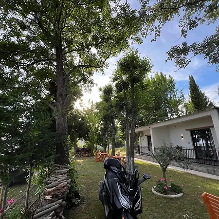 Rrjolli Guest house